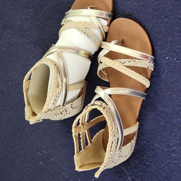 Sandals - Picture 4 of 6